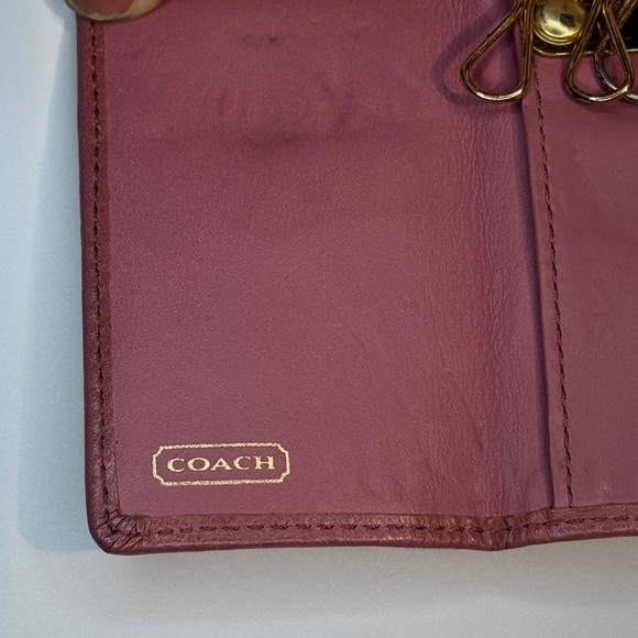 Coach key case. - Picture 4 of 7
